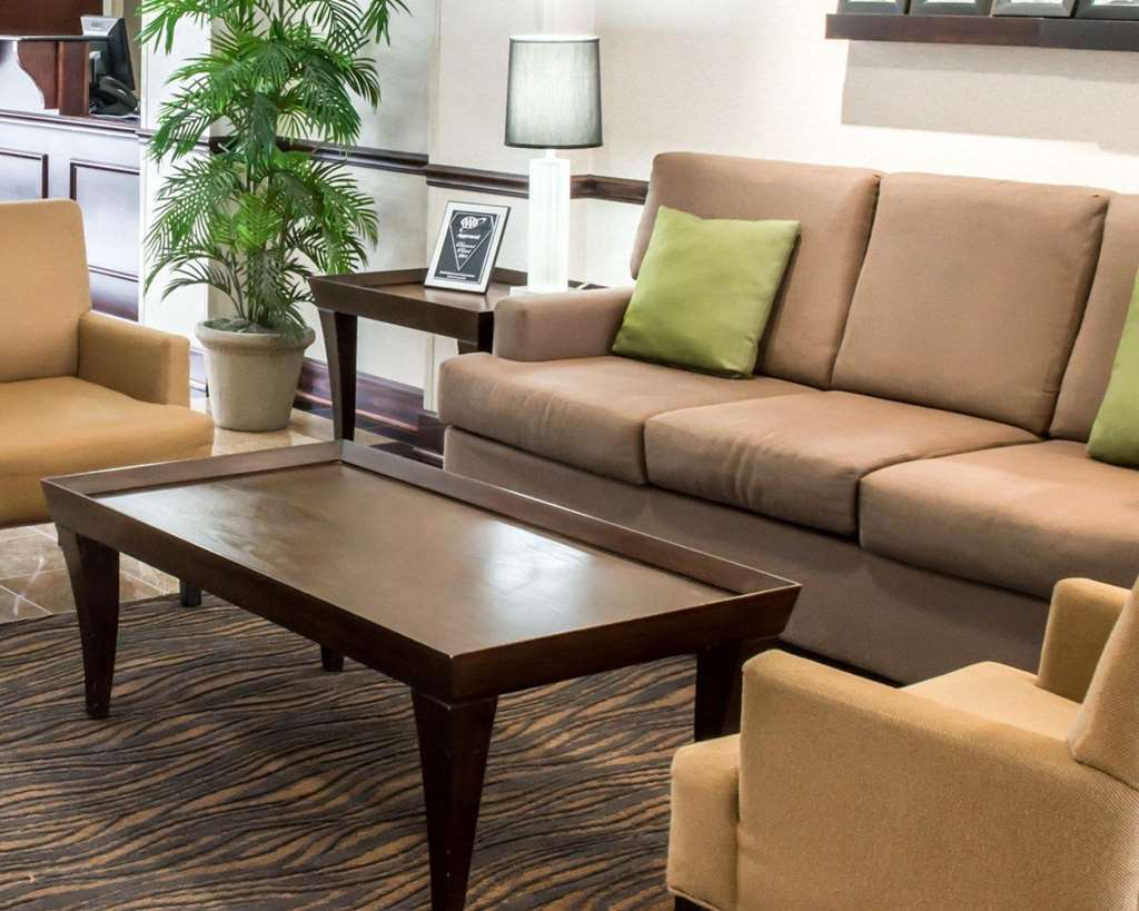 Comfort Inn Emporia Beltér fotó