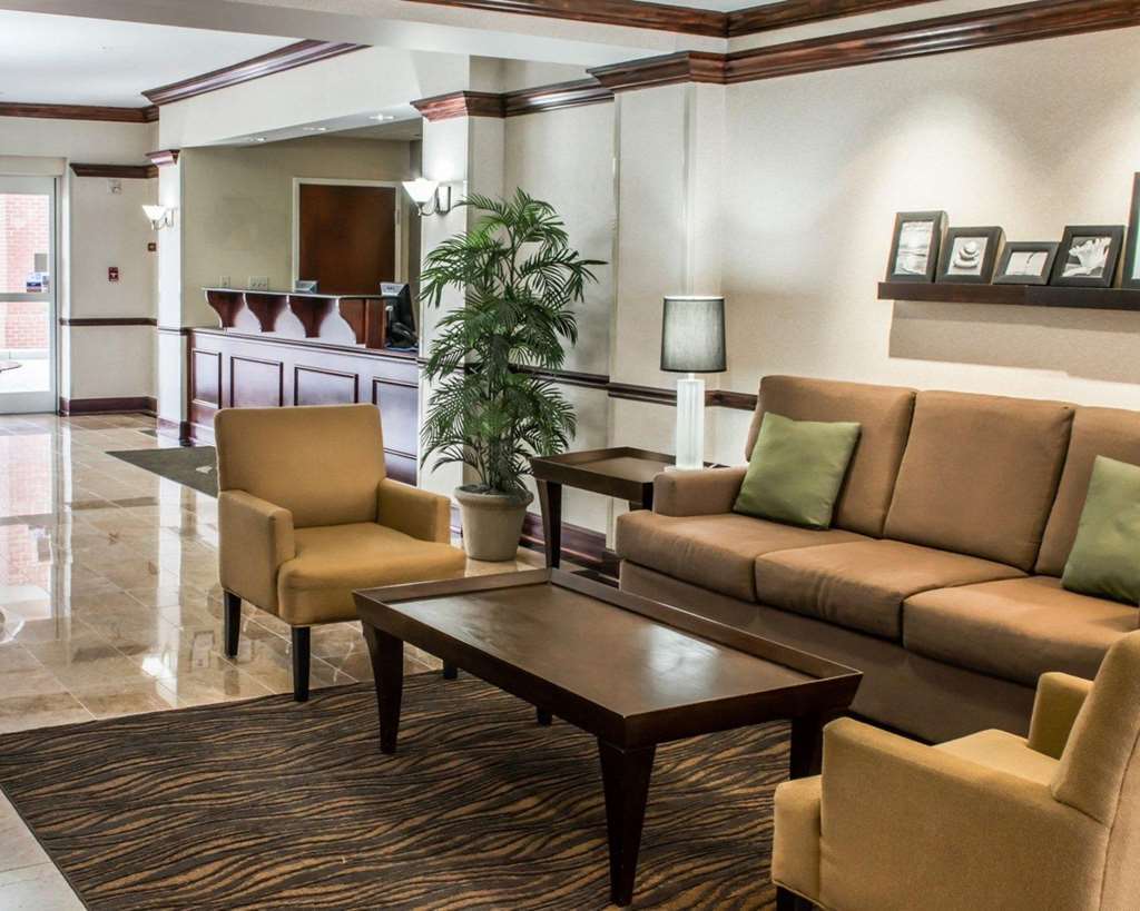 Comfort Inn Emporia Beltér fotó